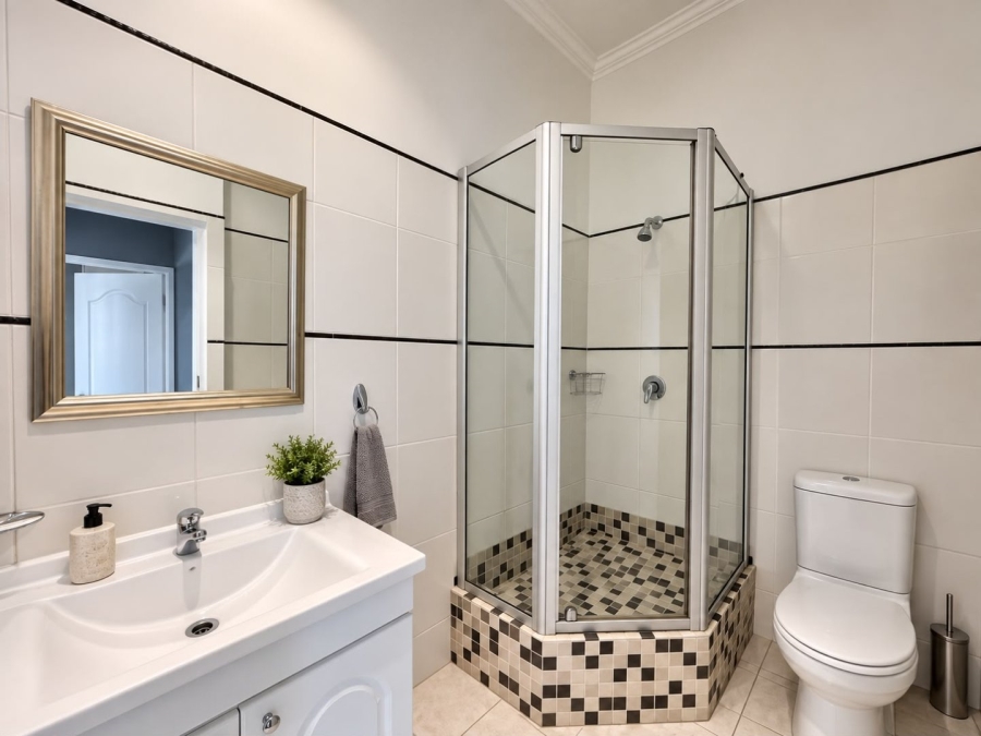 2 Bedroom Property for Sale in Oranjezicht Western Cape